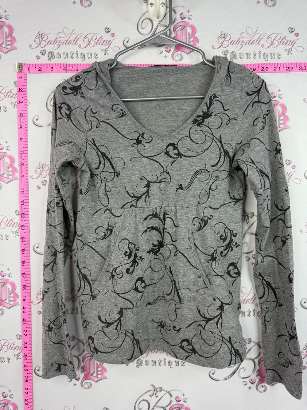 Long sleeve y2k  Gray V-Neck Long Sleeve Top hood Black Floral Scroll Print
